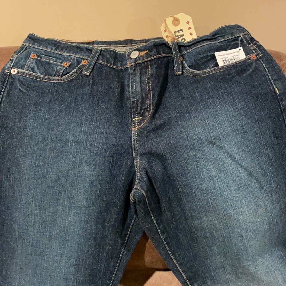 BRAND NEW WITH TAGS! Ladies Lucky Brand jeans. 32
